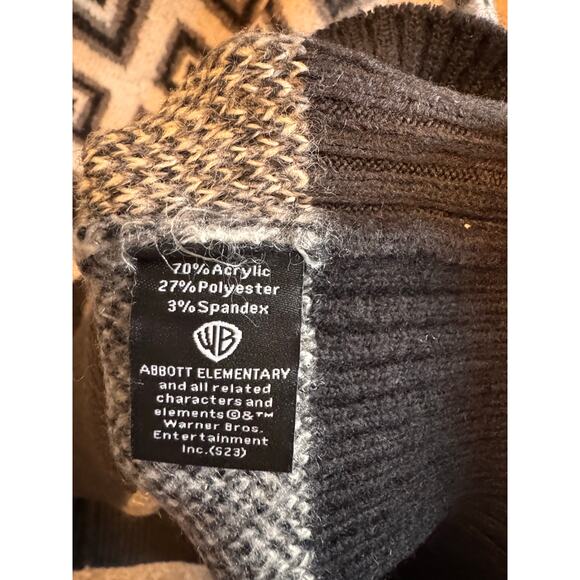 Abbott Elementary Teacher’s Edition ¾ Zip Sweater – Size M – Black Ivory Diamond - Picture 8 of 11